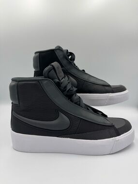Nike Blazer Mid Victory, women’s size 9, Black upper with white sole